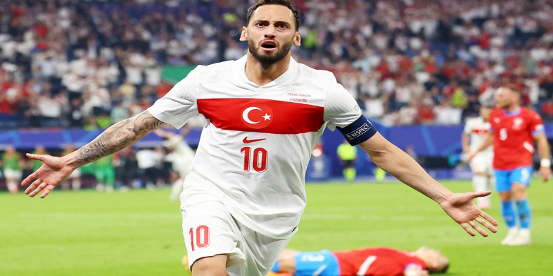 Thổ Nhĩ Kỳ đánh bại CH Séc đầy cảm xúc ở phút bù giờ thứ 4 của trận đấu